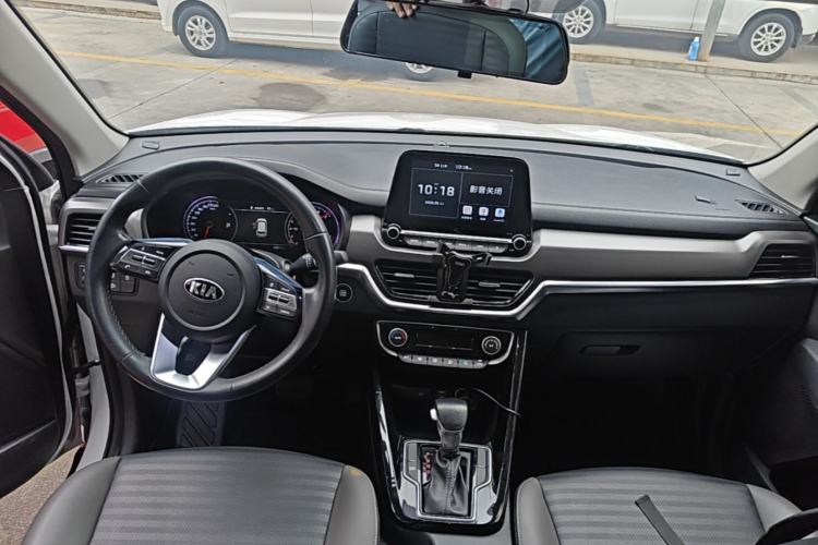 Used Kia Sportage R 2019 2.0L Automatic Smart Luxury Edition Center Console