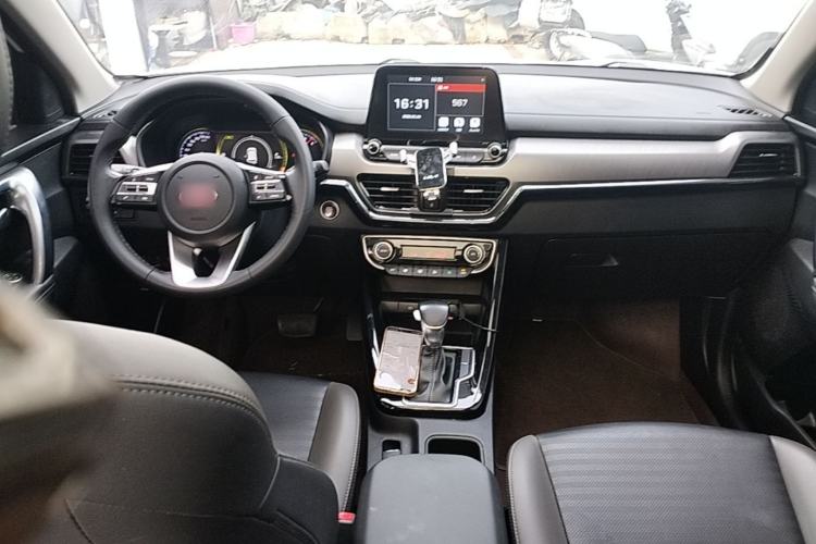 Used Kia Sportage R 2019 2.0L Automatic Smart Luxury Edition Center Console