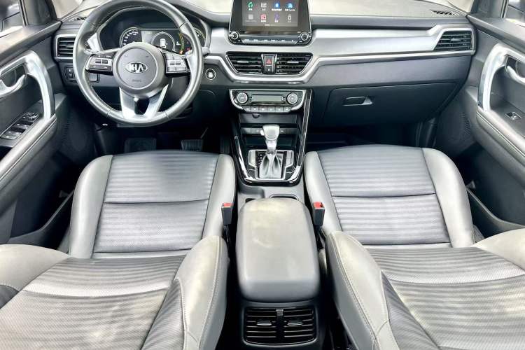 Used Kia Sportage R 2019 2.0L Automatic Smart Luxury Edition Center Console