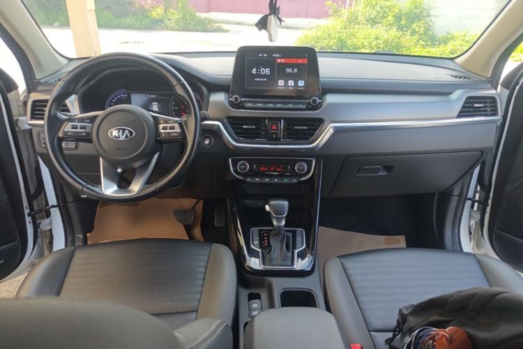 Used Kia Sportage R 2019 2.0L Automatic Smart Luxury Edition Center Console