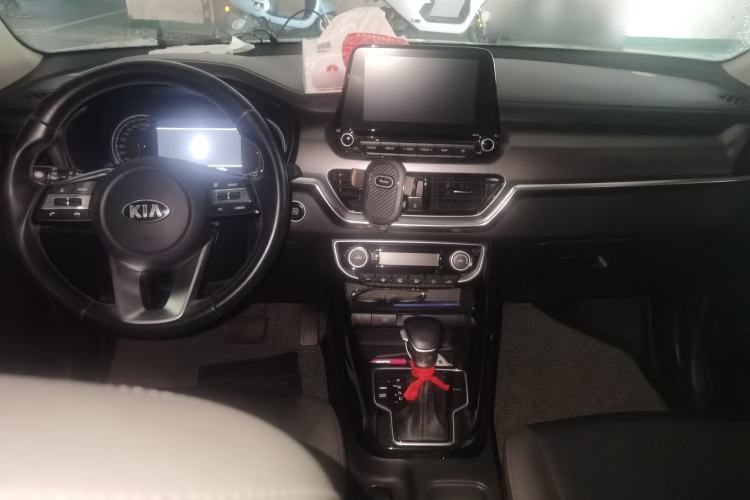Used Kia Sportage R 2019 2.0L Automatic Smart Luxury Edition Center Console