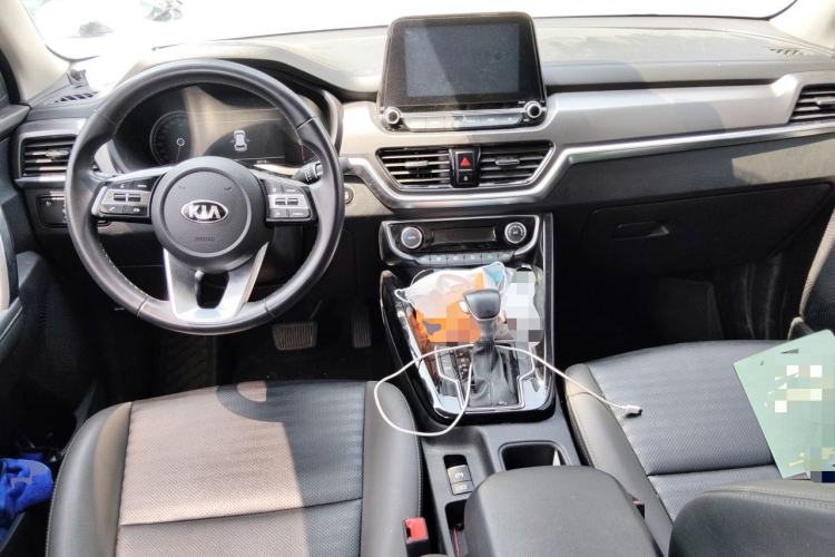 Used Kia Sportage R 2019 2.0L Automatic Smart Luxury Edition Center Console