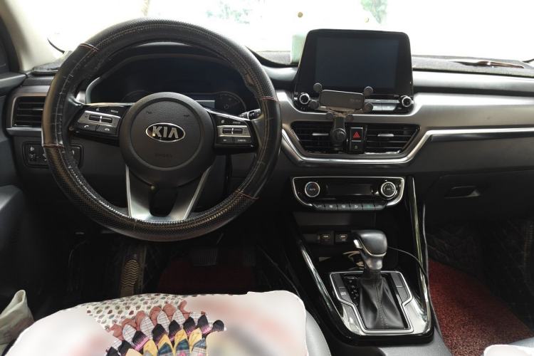 Used Kia Sportage R 2019 2.0L Automatic Smart Luxury Edition Center Console