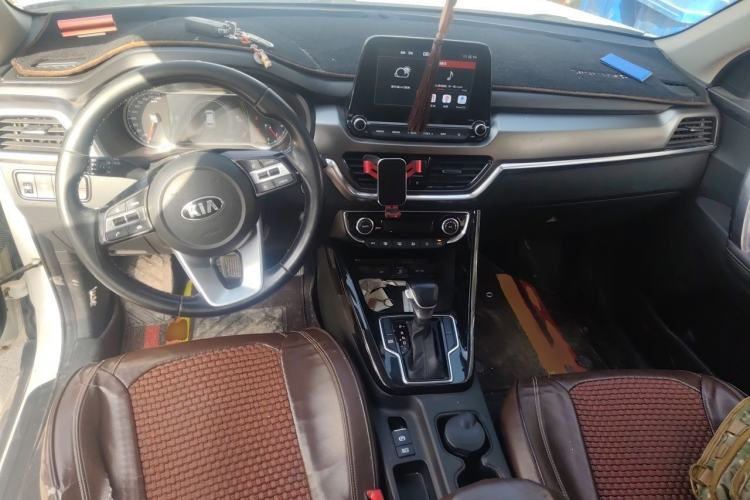 Used Kia Sportage R 2019 2.0L Automatic Smart Luxury Edition Center Console