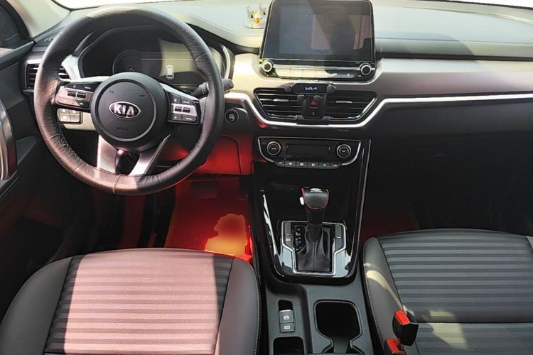 Used Kia Sportage R 2019 2.0L Automatic Smart Luxury Edition Center Console