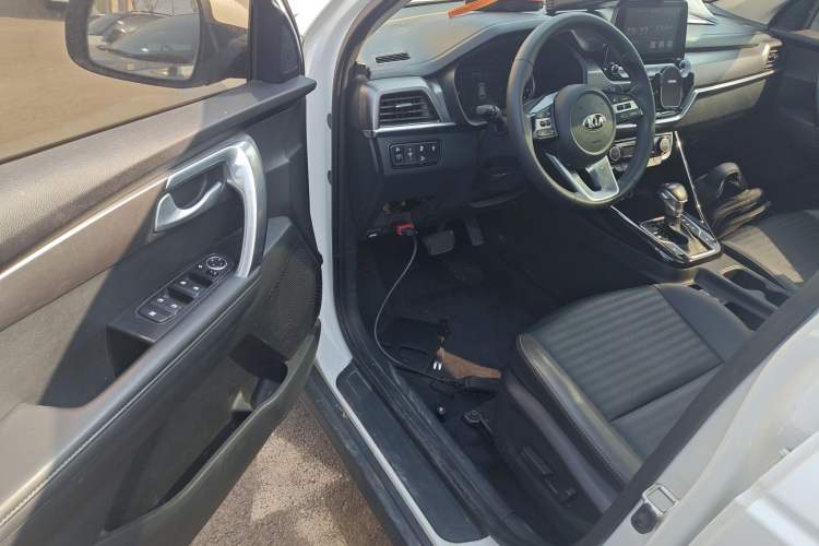 Used Kia Sportage R 2019 2.0L Automatic Smart Luxury Enhanced Edition Driver Seat