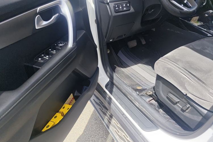 Used Kia Sportage R 2019 2.0L Automatic Smart Luxury Enhanced Edition Driver Seat