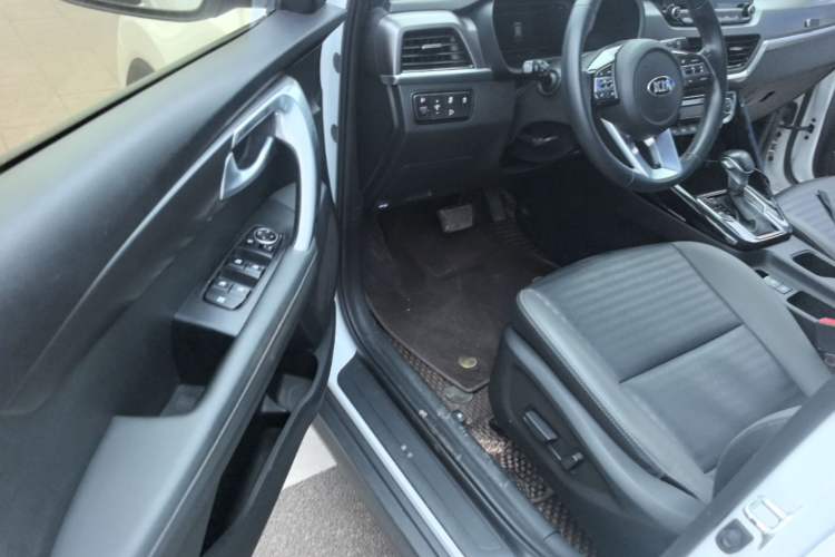 Used Kia Sportage R 2019 2.0L Automatic Smart Luxury Edition Driver Seat