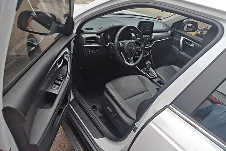 Used Kia Sportage R 2019 2.0L Automatic Smart Luxury Edition Driver Seat