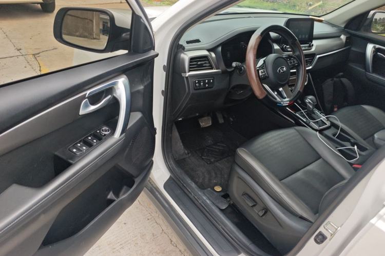 Used Kia Sportage R 2019 2.0L Automatic Smart Luxury Edition Driver Seat