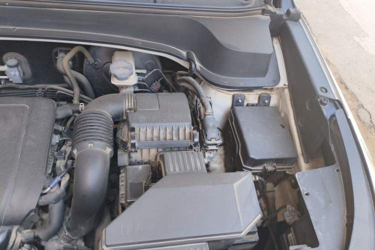 Used Kia Sportage R 2019 2.0L Automatic Smart Luxury Edition Engine Bay Left
