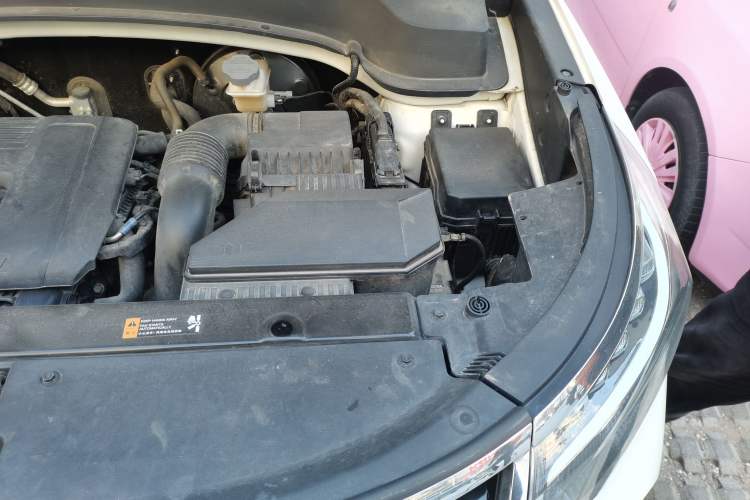Used Kia Sportage R 2019 2.0L Automatic Smart Luxury Edition Engine Bay Left