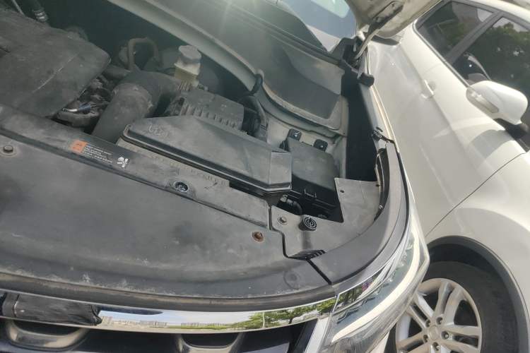 Used Kia Sportage R 2019 2.0L Automatic Smart Luxury Edition Engine Bay Left