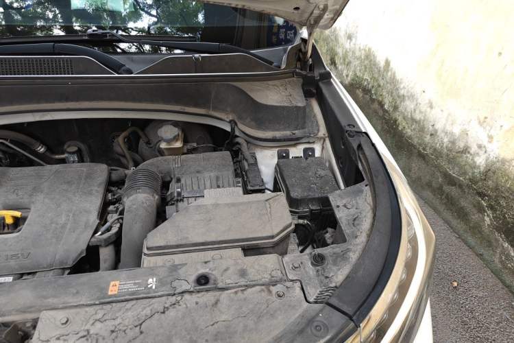 Used Kia Sportage R 2019 2.0L Automatic Smart Luxury Edition Engine Bay Left