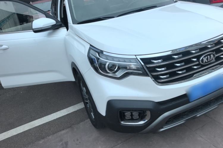 Used Kia Sportage R 2019 2.0L Automatic Smart Luxury Edition Front Right 45 Deg