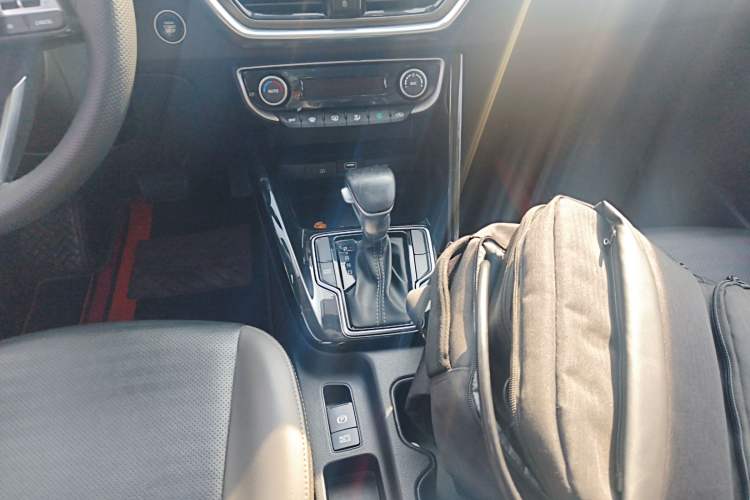 Used Kia Sportage R 2019 2.0L Automatic Smart Luxury Edition Gear Lever
