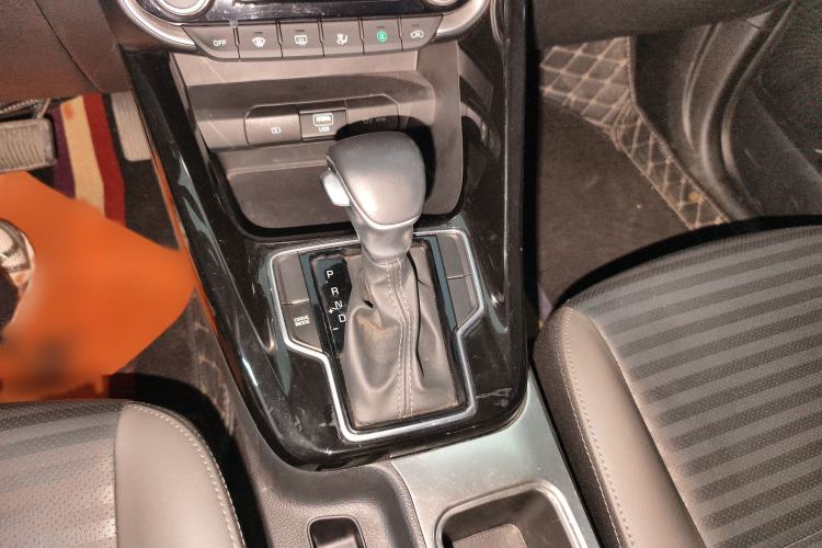 Used Kia Sportage R 2019 2.0L Automatic Smart Luxury Edition Gear Lever