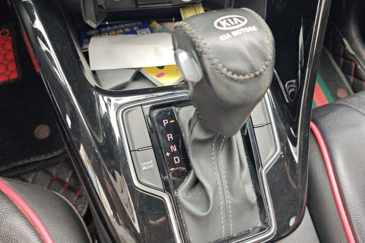 Used Kia Sportage R 2019 2.0L Automatic Smart Luxury Edition Gear Lever