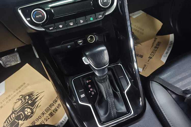 Used Kia Sportage R 2019 2.0L Automatic Smart Luxury Edition Gear Lever
