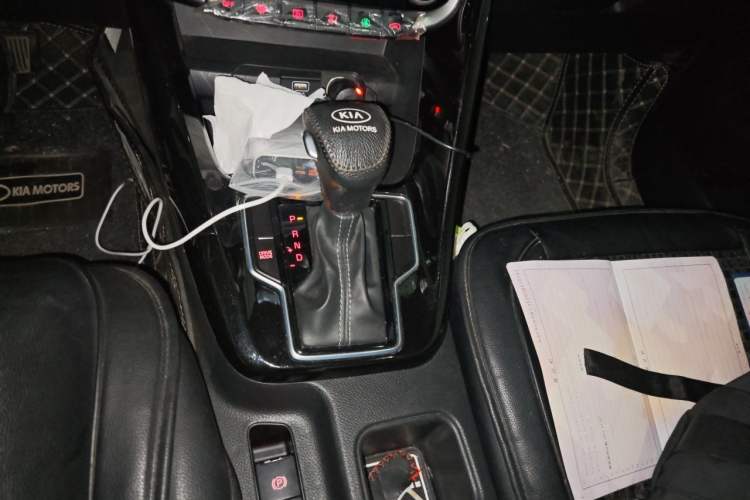 Used Kia Sportage R 2019 2.0L Automatic Smart Luxury Edition Gear Lever