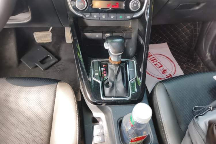 Used Kia Sportage R 2019 2.0L Automatic Smart Luxury Edition Gear Lever