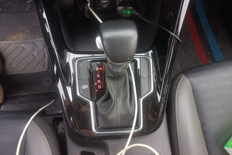 Used Kia Sportage R 2019 2.0L Automatic Smart Luxury Edition Gear Lever