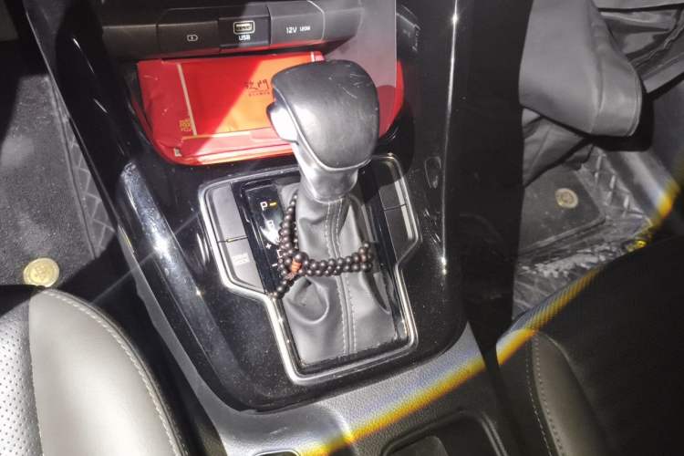 Used Kia Sportage R 2019 2.0L Automatic Smart Luxury Edition Gear Lever