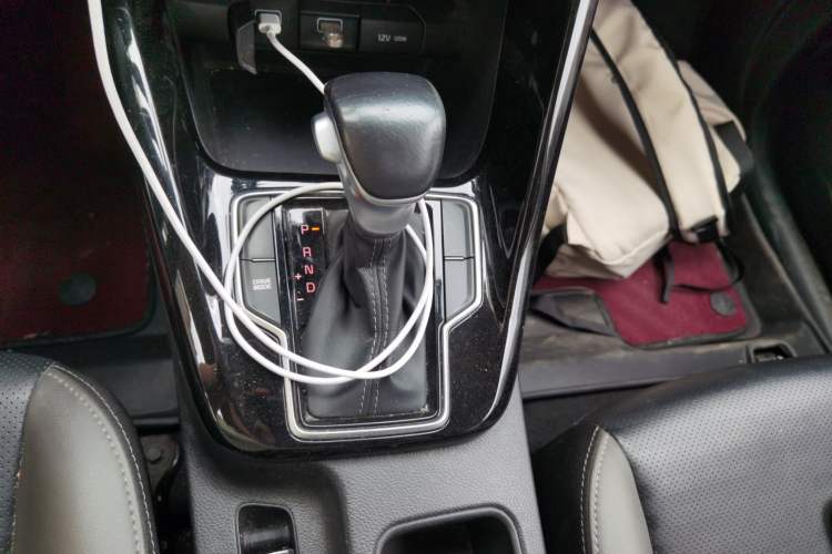 Used Kia Sportage R 2019 2.0L Automatic Smart Luxury Edition Gear Lever