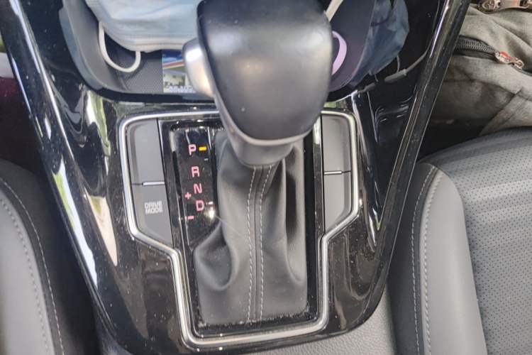 Used Kia Sportage R 2019 2.0L Automatic Smart Luxury Edition Gear Lever