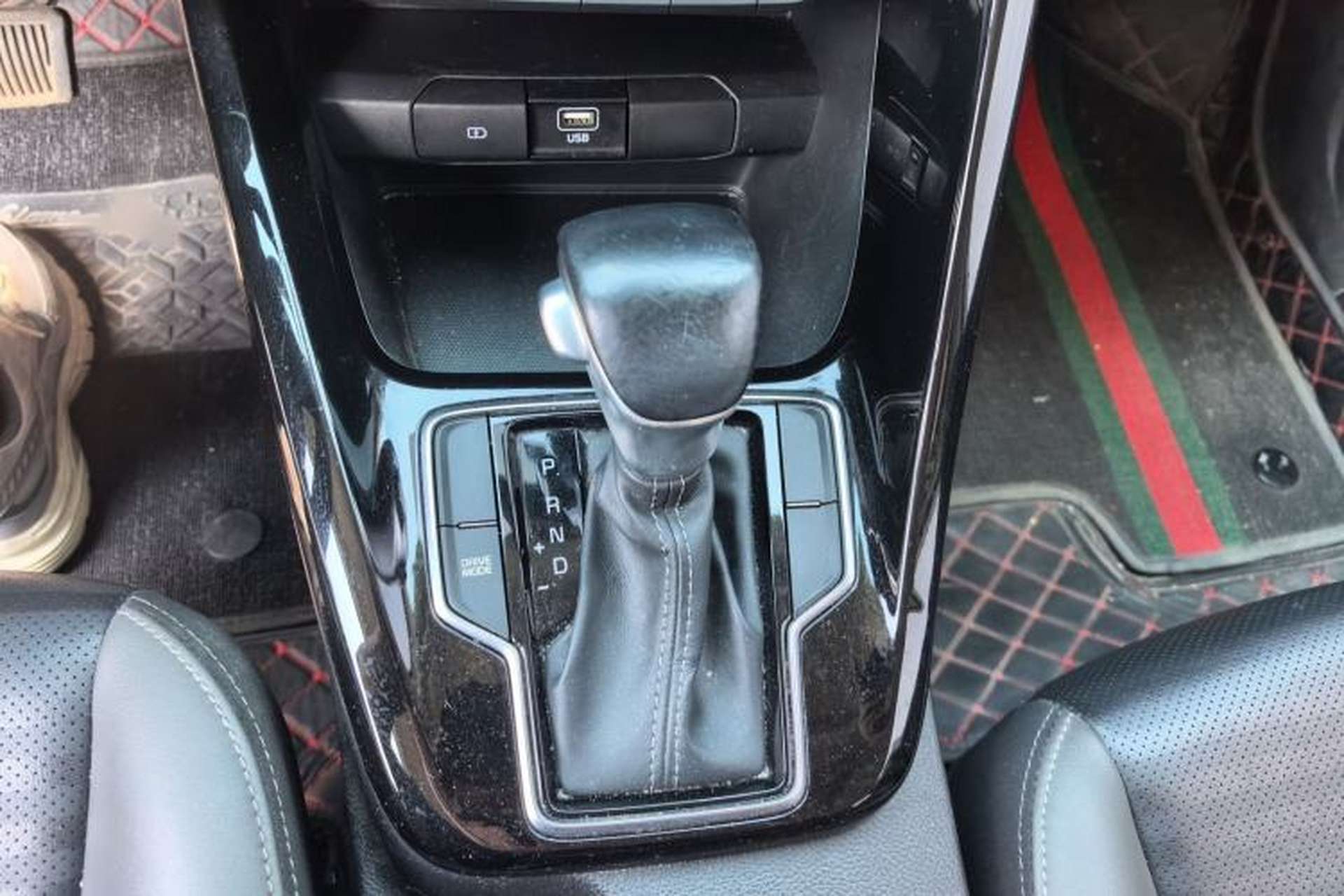 Used Kia Sportage R 2019 2.0L Automatic Smart Luxury Edition Gear Lever