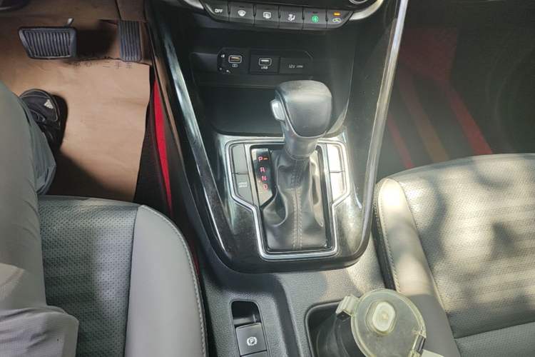 Used Kia Sportage R 2019 2.0L Automatic Smart Luxury Edition Gear Lever