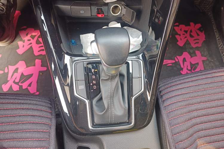 Used Kia Sportage R 2019 2.0L Automatic Smart Luxury Edition Gear Lever