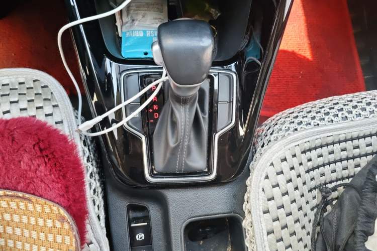Used Kia Sportage R 2019 2.0L Automatic Smart Luxury Edition Gear Lever
