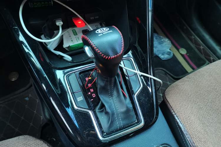 Used Kia Sportage R 2019 2.0L Automatic Smart Luxury Edition Gear Lever