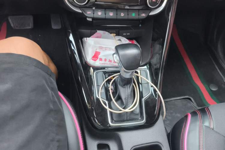 Used Kia Sportage R 2019 2.0L Automatic Smart Luxury Edition Gear Lever