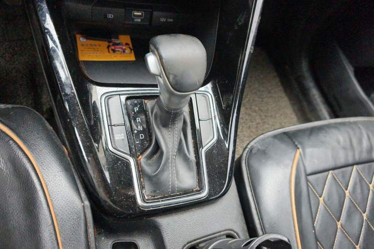 Used Kia Sportage R 2019 2.0L Automatic Smart Luxury Edition Gear Lever