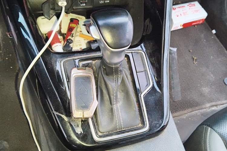 Used Kia Sportage R 2019 2.0L Automatic Smart Luxury Edition Gear Lever