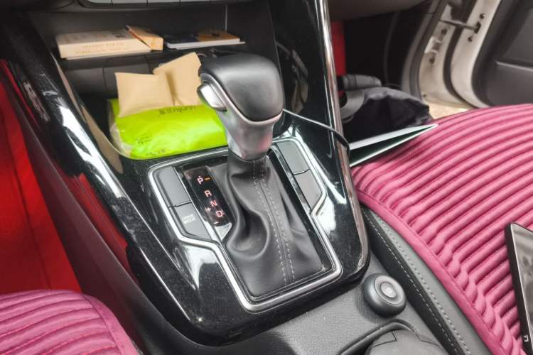 Used Kia Sportage R 2019 2.0L Automatic Smart Luxury Edition Gear Lever