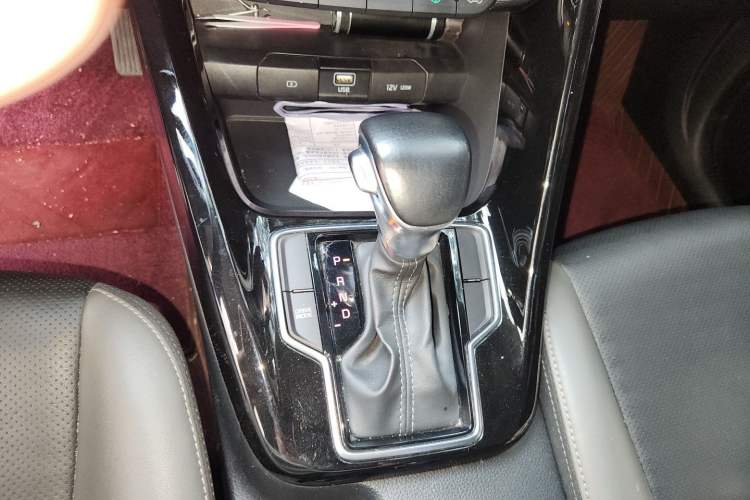 Used Kia Sportage R 2019 2.0L Automatic Smart Luxury Edition Gear Lever
