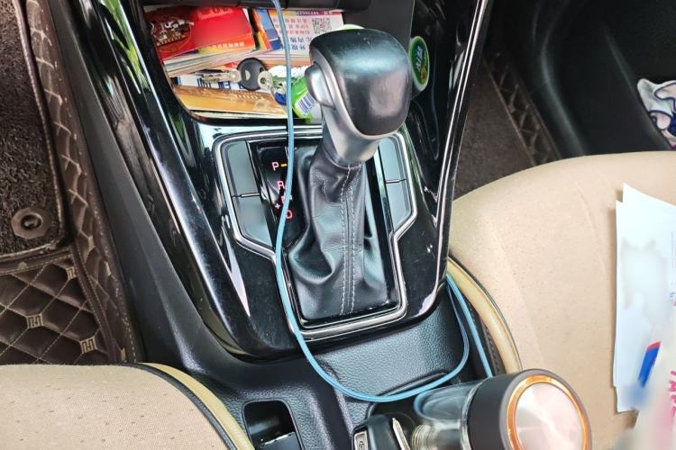 Used Kia Sportage R 2019 2.0L Automatic Smart Luxury Edition Gear Lever