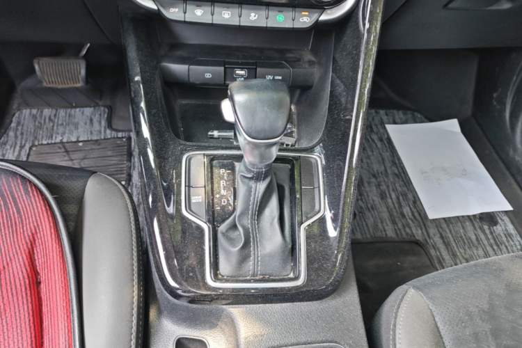 Used Kia Sportage R 2019 2.0L Automatic Smart Luxury Edition Gear Lever