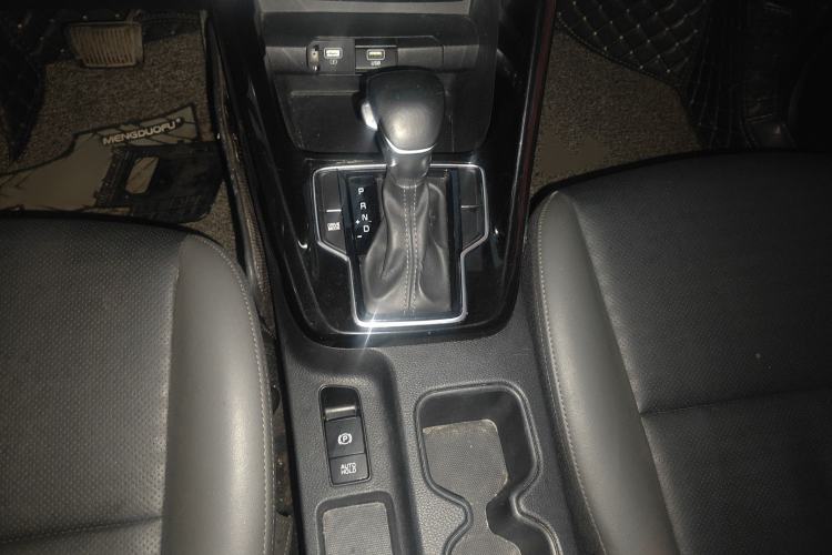 Used Kia Sportage R 2019 2.0L Automatic Smart Luxury Edition Gear Lever