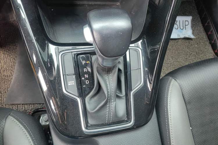 Used Kia Sportage R 2019 2.0L Automatic Smart Luxury Edition Gear Lever