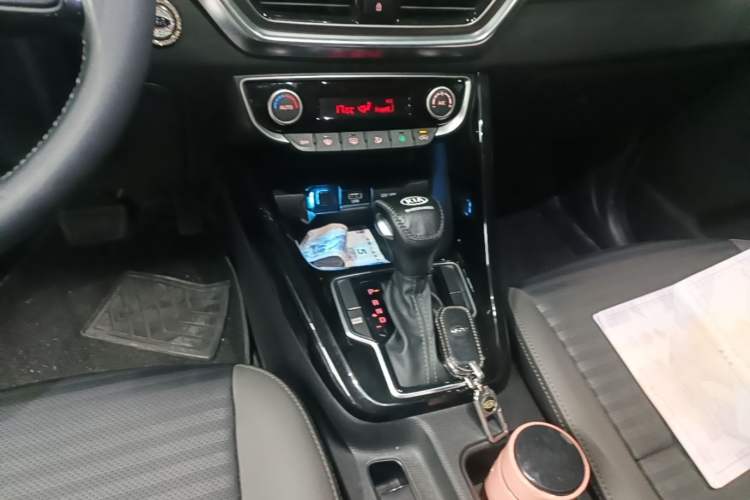 Used Kia Sportage R 2019 2.0L Automatic Smart Luxury Edition Gear Lever