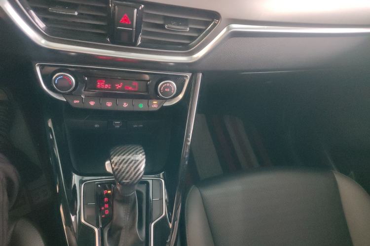 Used Kia Sportage R 2019 2.0L Automatic Smart Luxury Edition Gear Lever