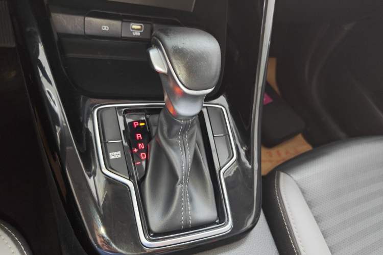 Used Kia Sportage R 2019 2.0L Automatic Smart Luxury Edition Gear Lever