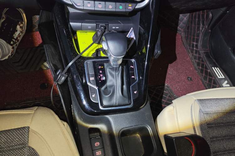 Used Kia Sportage R 2019 2.0L Automatic Smart Luxury Enhanced Edition Gear Lever