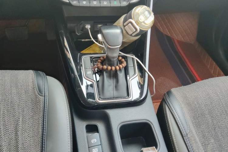 Used Kia Sportage R 2019 2.0L Automatic Smart Luxury Edition Gear Lever