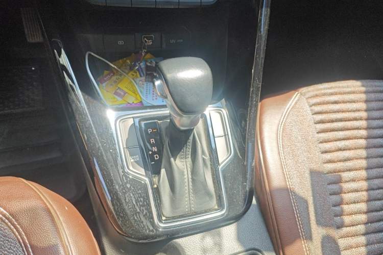 Used Kia Sportage R 2019 2.0L Automatic Smart Luxury Edition Gear Lever