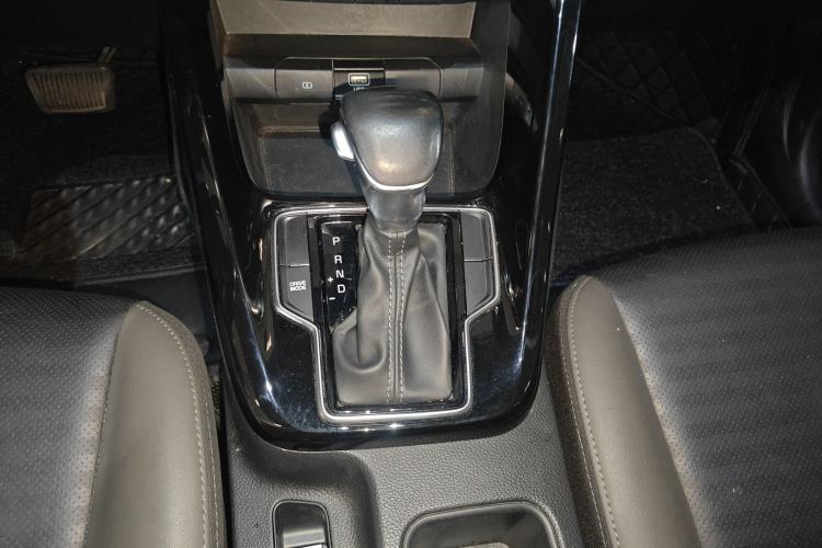 Used Kia Sportage R 2019 2.0L Automatic Smart Luxury Edition Gear Lever